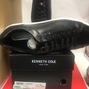 BNWT Kenneth Cole Liam Sneaker Black asstd sz